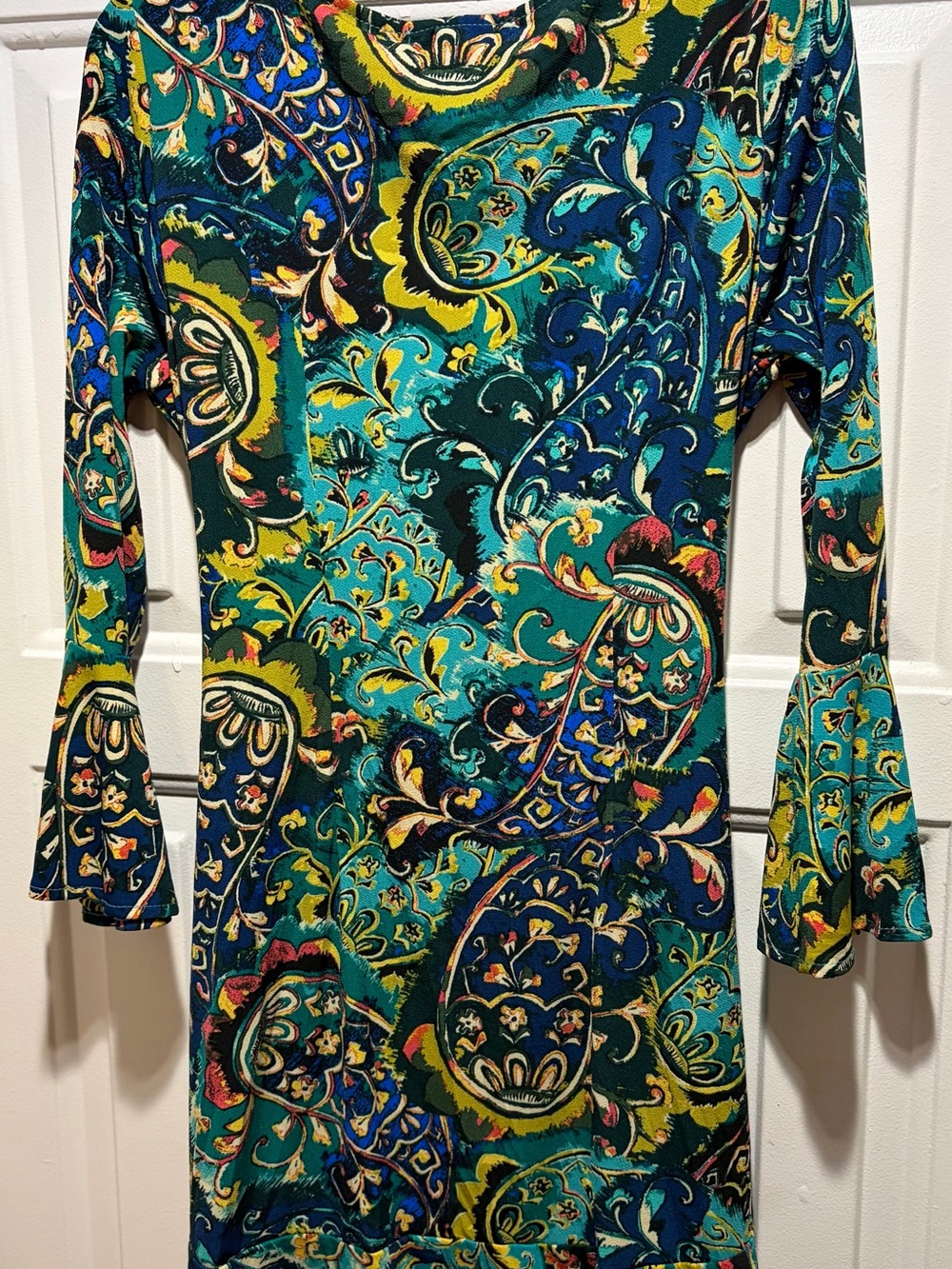 Paisley Long-Sleeve Shirt in Teal & Blue
P- 19
W- 18.5
S-22
L-36